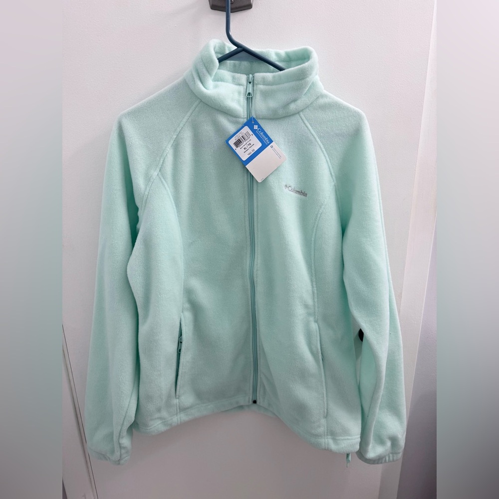 NWT Women’s Columbia Benton Springs fleece jacket